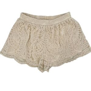 Miami Embroidered Lace Overlay Floral Scallop Hem Cream Colored Shorts Small